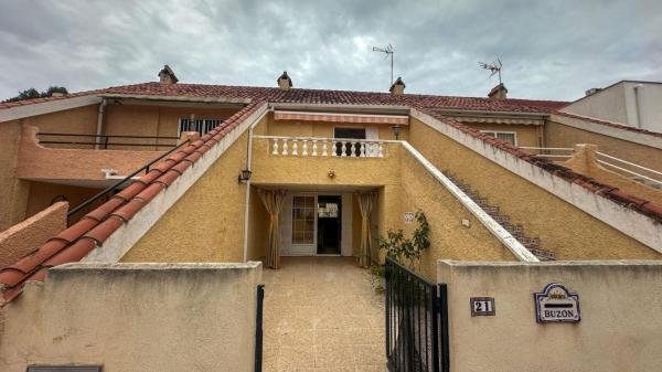 Chalet adosado en Zona Lago - Los Almendros, Orihuela photo 1