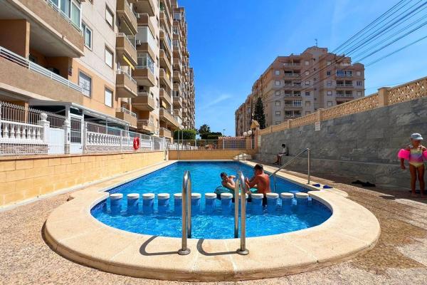 Sprzedaż mieszkania w Piso en Calle Joven Trinidad, Nueva Torrevieja, Torrevieja, Torrevieja
photo 1
