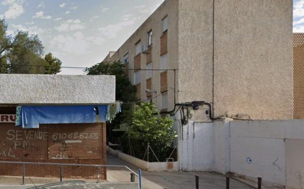 Venta de piso en Piso en Marques De Santillana, 12, Juan XXIII, Alicante / Alacant, Alicante / Alacant
 photo