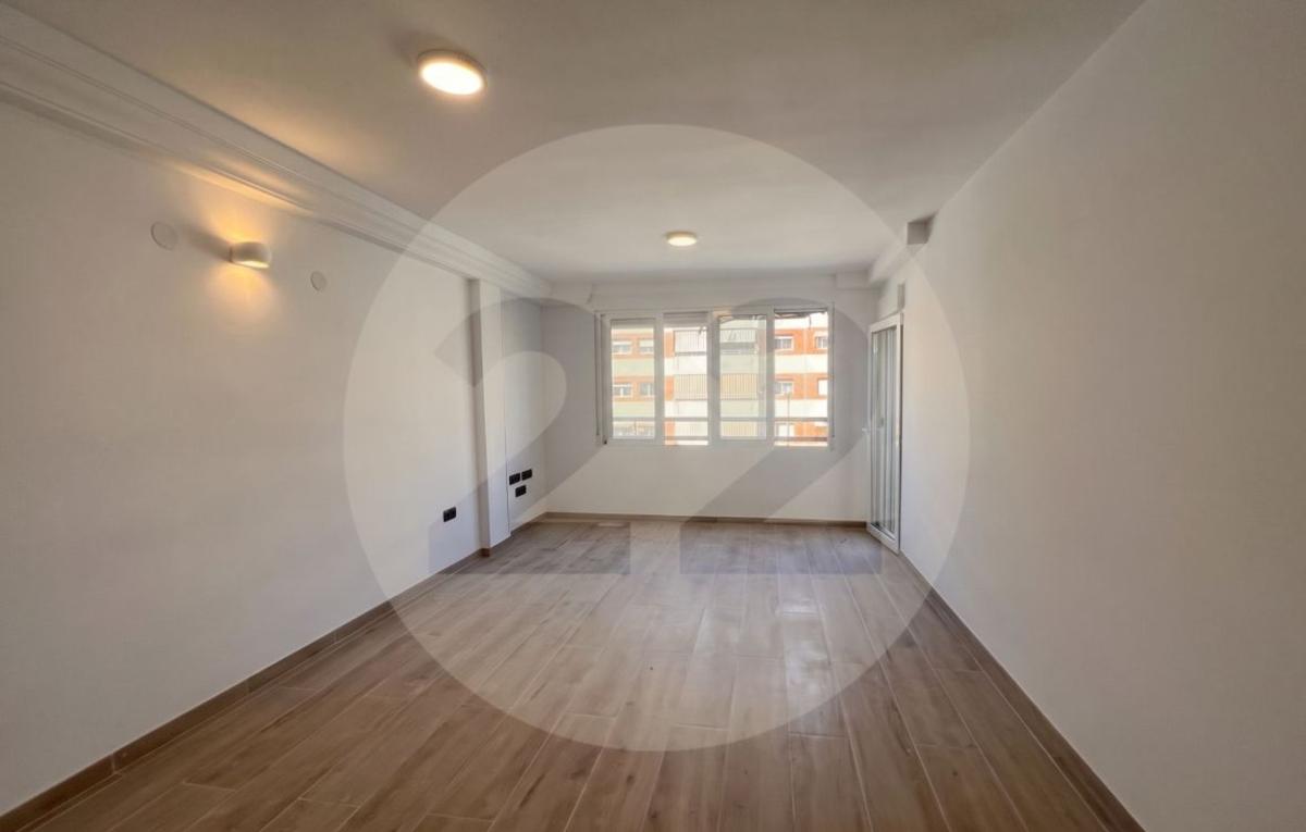 Venta de piso en Piso en Avenida de Benidorm, Centro, San Juan de Alicante, San Juan de Alicante
 photo 2