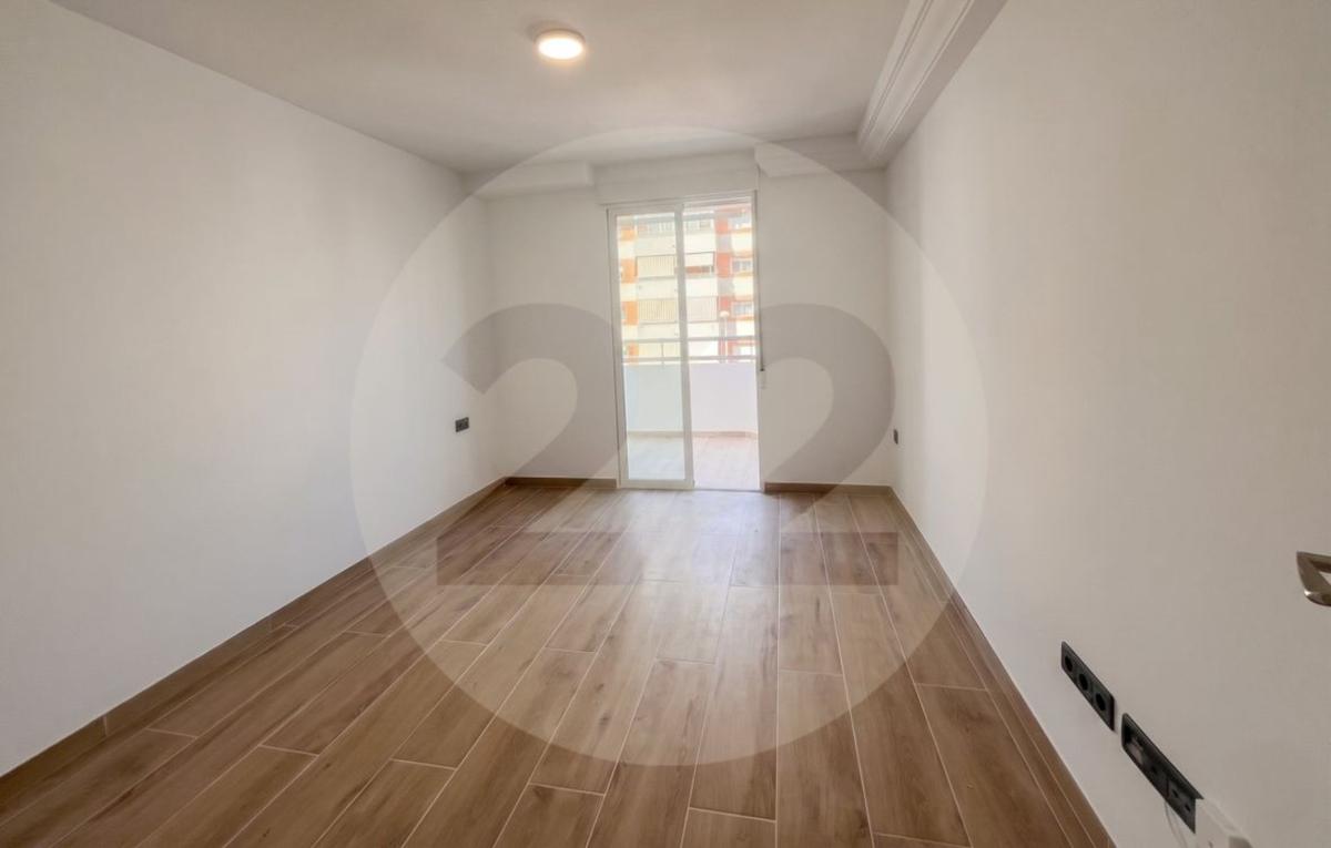 Venta de piso en Piso en Avenida de Benidorm, Centro, San Juan de Alicante, San Juan de Alicante
 photo 3