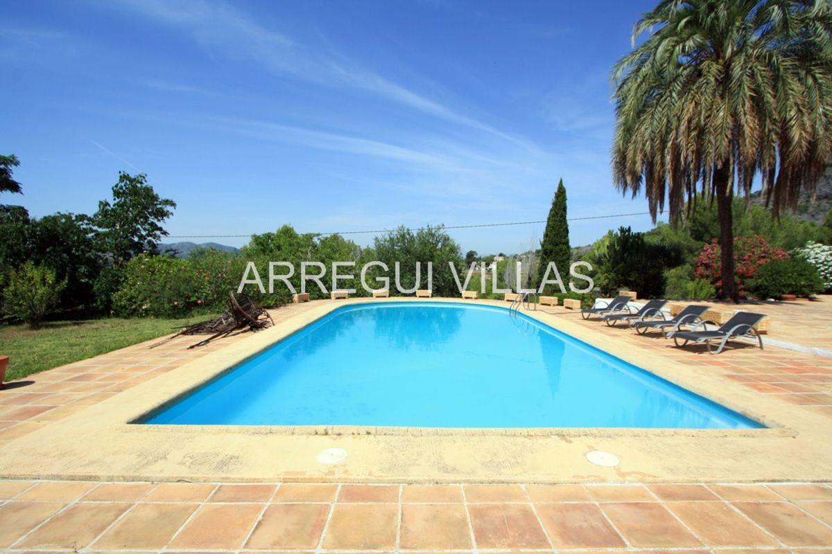 Propiedades en venta y alquiler en España photo 2