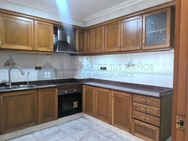 Venta de piso en Piso en Calle las Navas, Plaza Castelar - Mercado Central, Elda, Elda
 photo 1