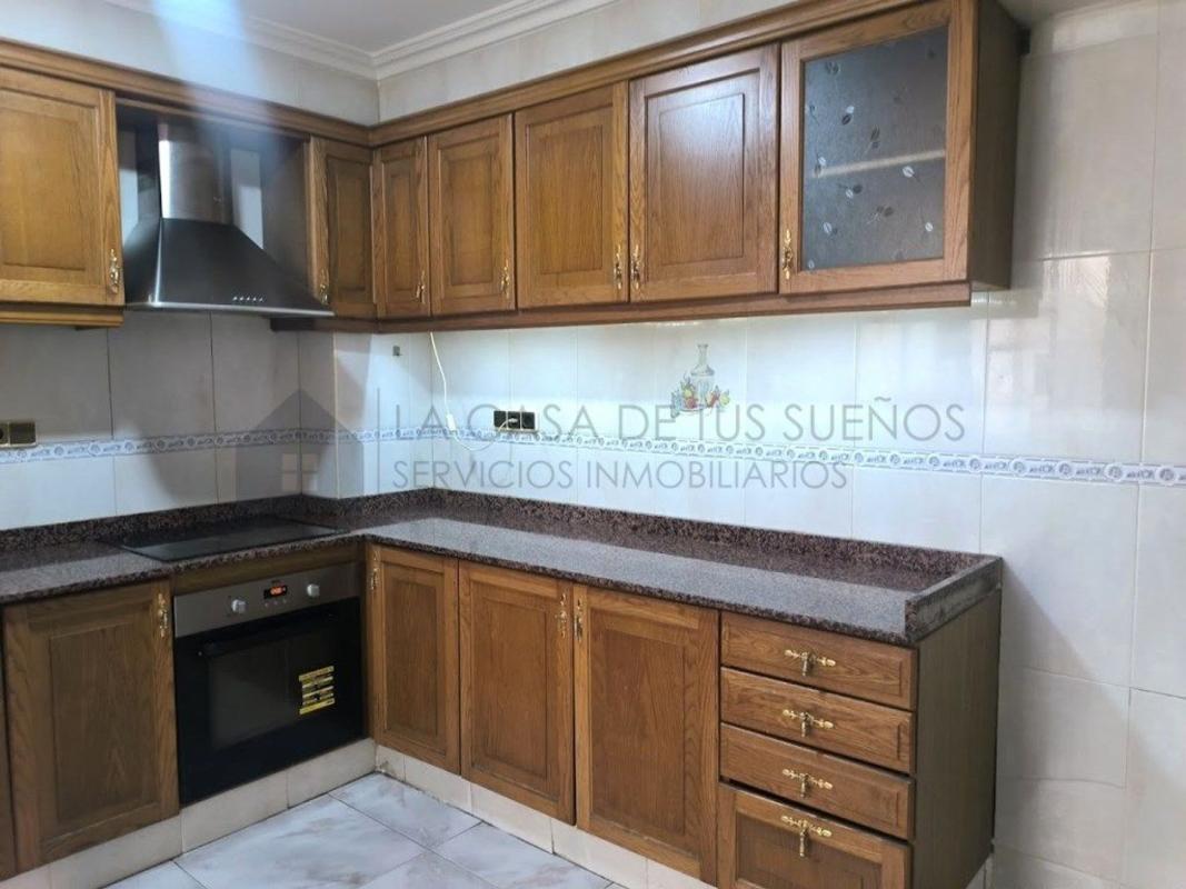 Venta de piso en Piso en Calle las Navas, Plaza Castelar - Mercado Central, Elda, Elda
 photo 2
