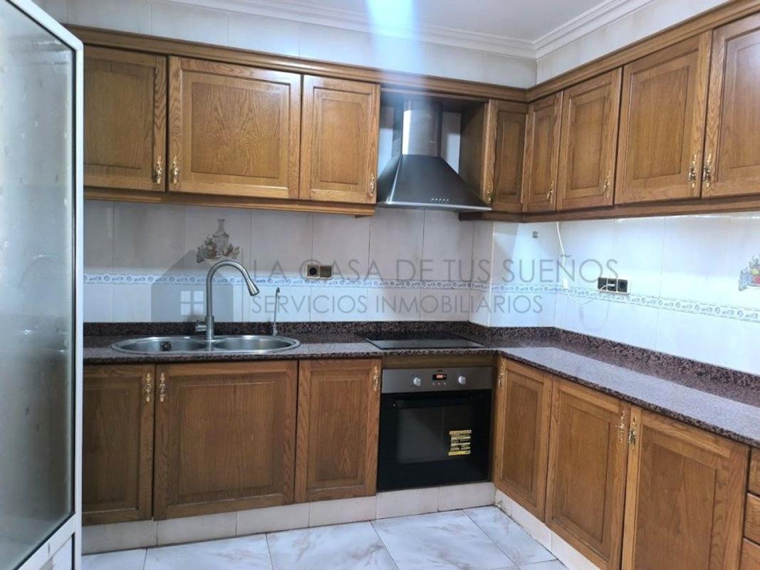 Venta de piso en Piso en Calle las Navas, Plaza Castelar - Mercado Central, Elda, Elda
 photo 3