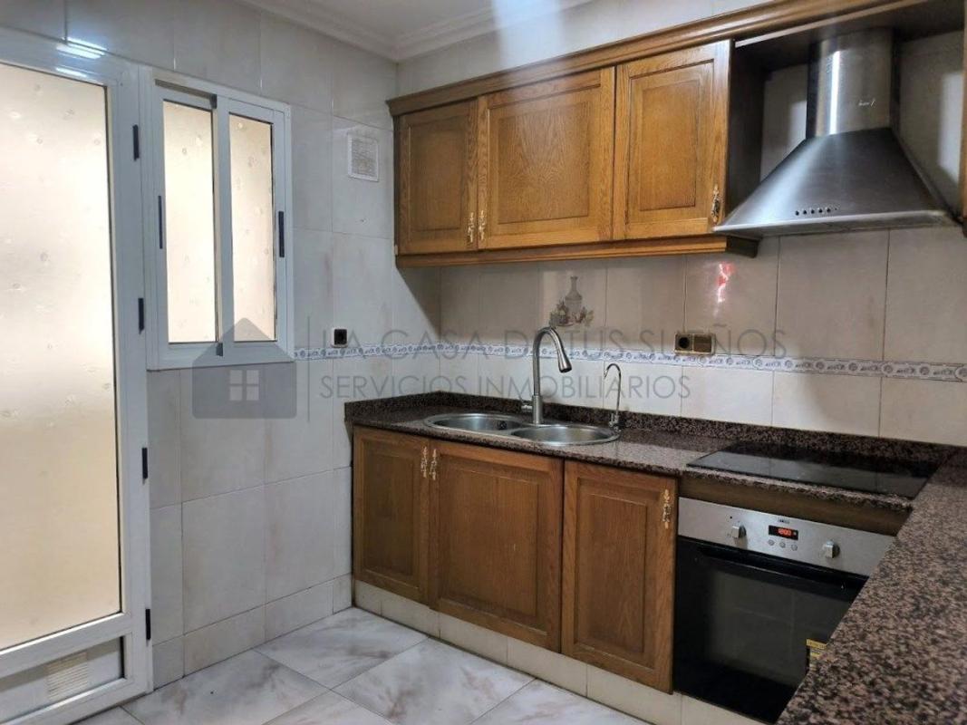 Venta de piso en Piso en Calle las Navas, Plaza Castelar - Mercado Central, Elda, Elda
 photo 4