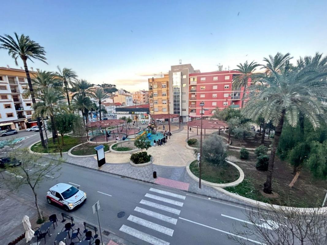 Sale of apartment in Piso en Plaza Arxiduc Carles, 5, Centro Urbano, Denia, Denia
photo 1