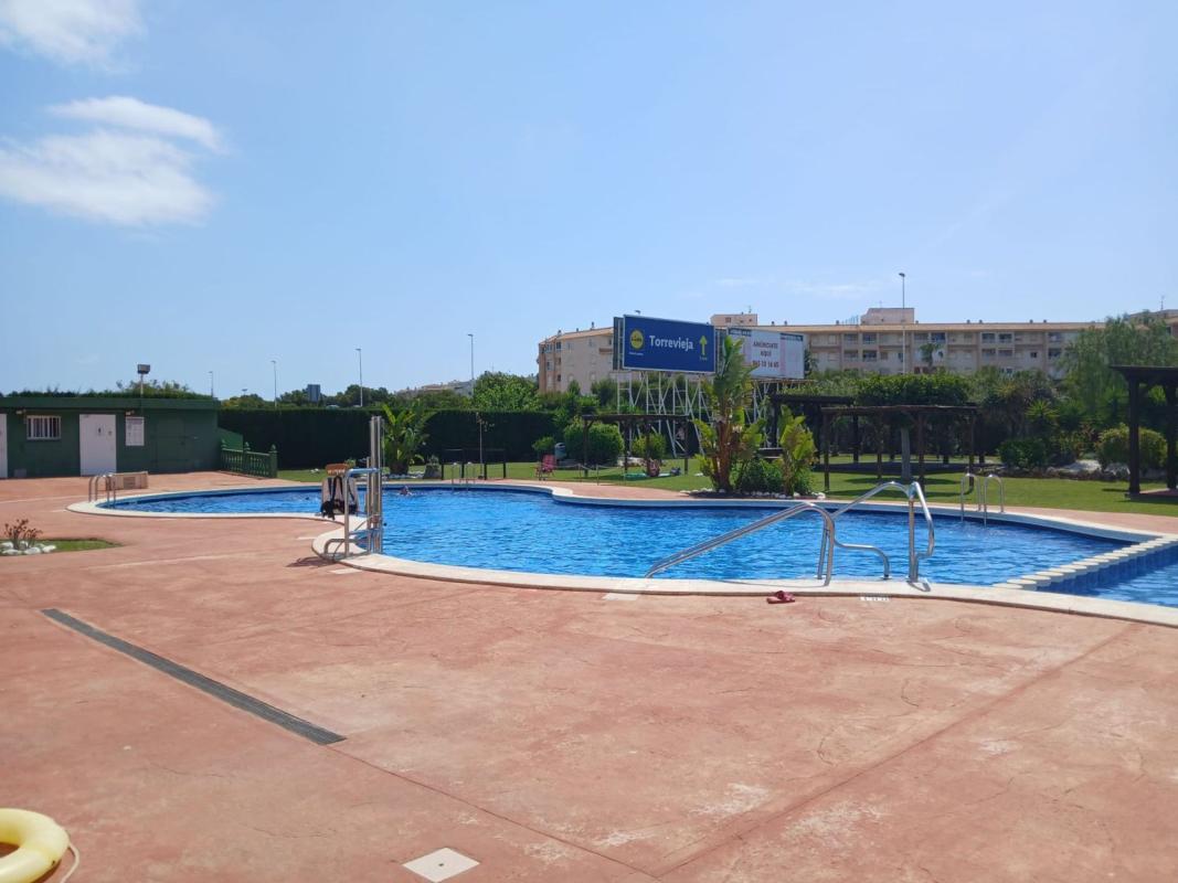 Sale of independent chalet in Casa o chalet en Residencial Parque de las Naciones, La Siesta - El Salado - Torreta, Torrevieja, Torrevieja
 photo 2
