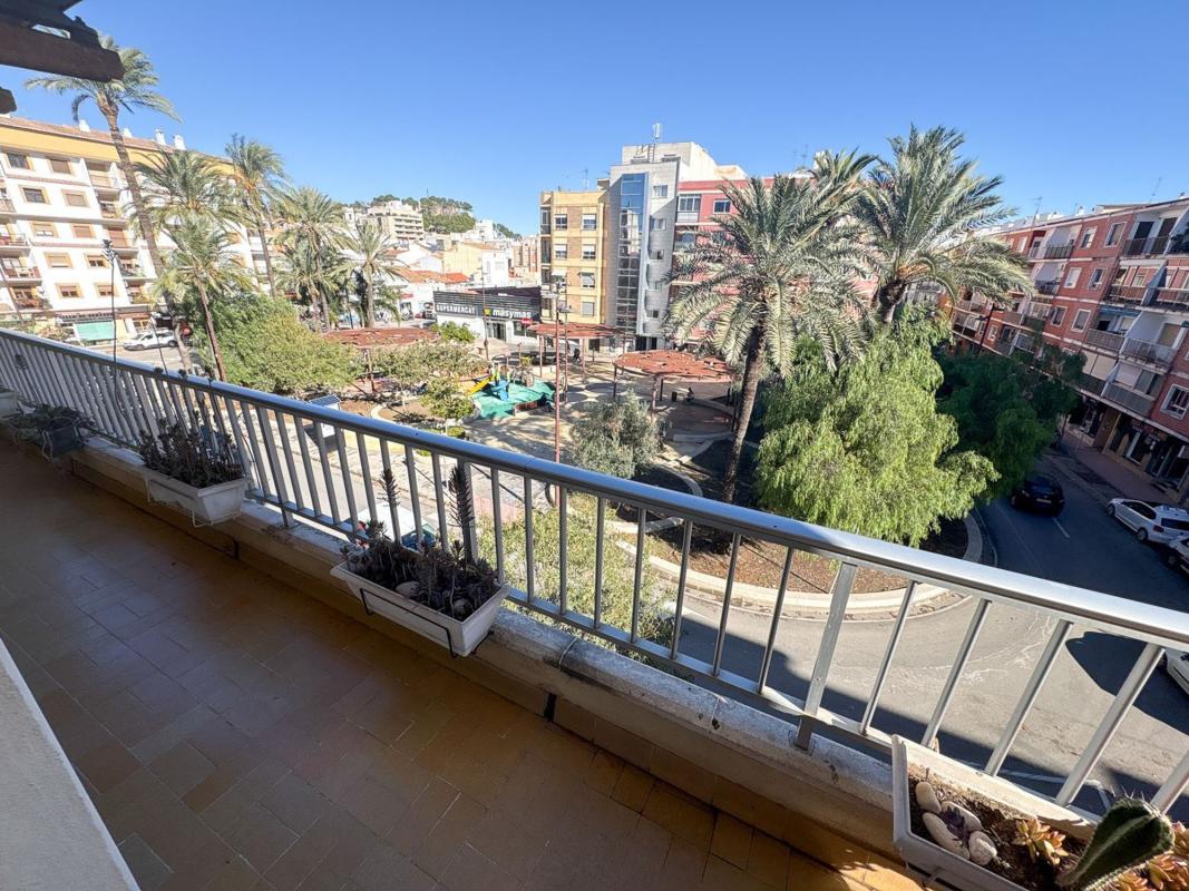 Sale of apartment in Piso en Centro Urbano, Denia, Denia
photo 2