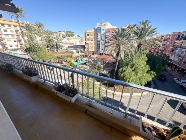 Sale of flat in Piso en Centro Urbano, Denia, Denia
thumbnail 1