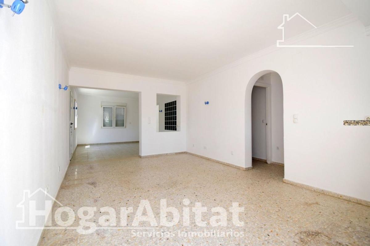 Properties for sale and rent in Spain photo 3