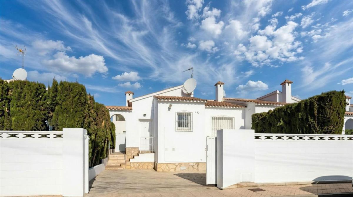 Properties for sale and rent in Spain photo 3