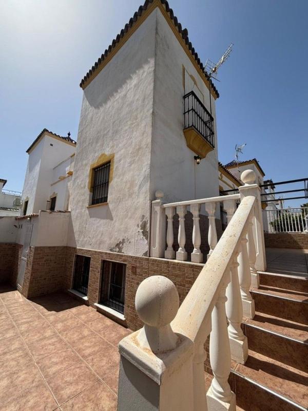Venta de chalet independiente en Casa o chalet en Los Balcones - Los Altos del Edén, Torrevieja, Torrevieja
 photo 2