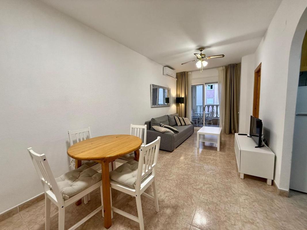 Venta de piso en Piso en La Siesta - El Salado - Torreta, Torrevieja, Torrevieja
 photo 4