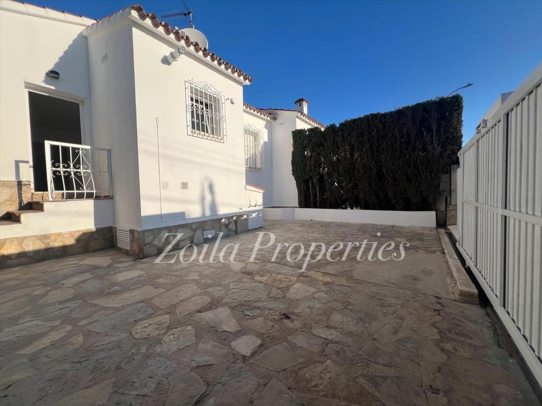 Properties for sale and rent in Spain photo 5