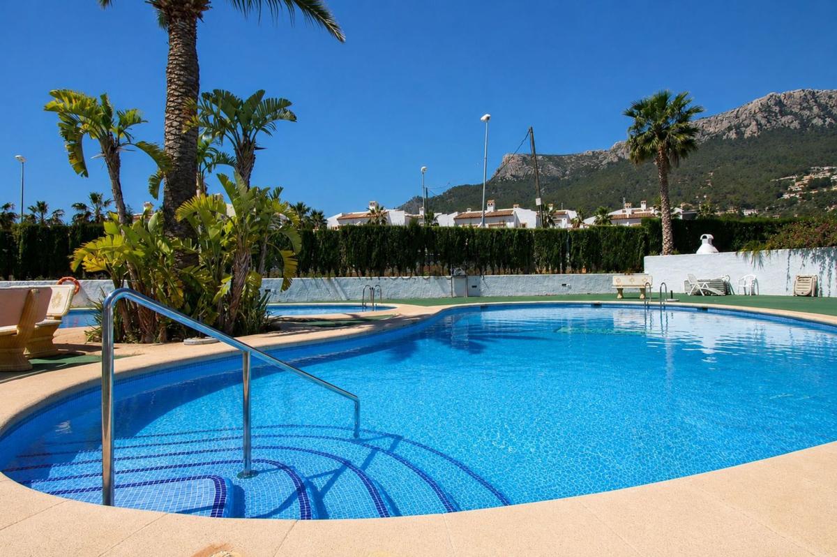 Venta de chalet adosado en Chalet adosado en Partida el Sol, Cometa-Carrió, Calpe , Calpe photo 2
