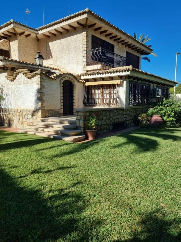 Sprzedaż niezależnego domku jednorodzinnego w Casa o chalet en Vistahermosa, Alicante / Alacant, Alicante / Alacant photo 2