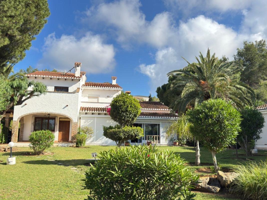 Properties for sale and rent in Spain photo 3