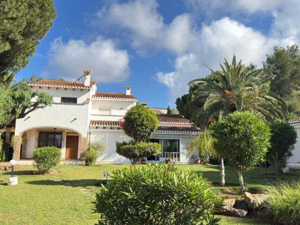Chalet adosado en Les Rotes/Las Rotas, Denia thumbnail 2