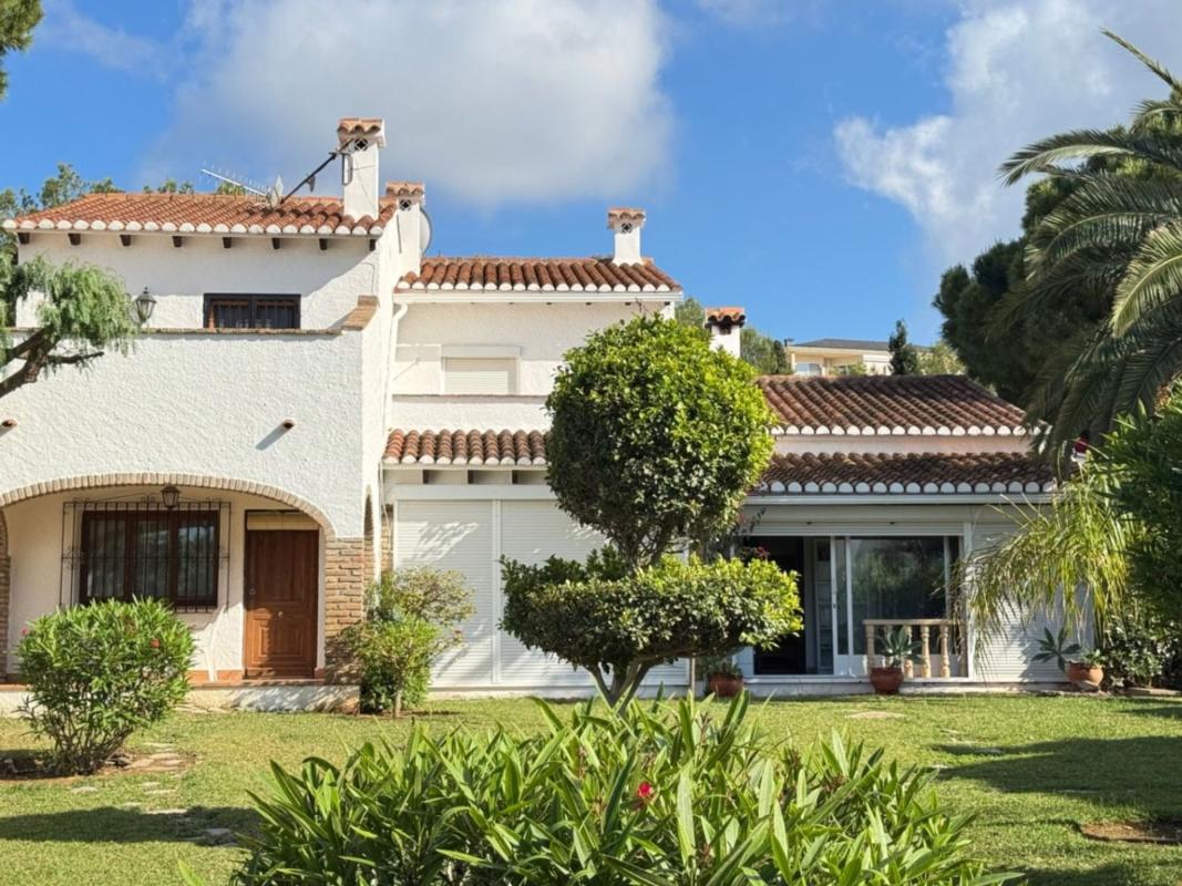 Properties for sale and rent in Spain photo 4