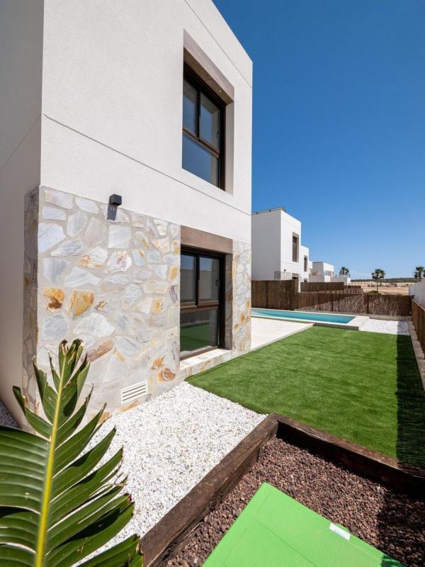Properties for sale and rent in Spain photo 5