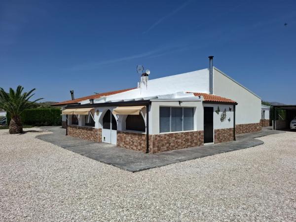 Chalet independiente en venta en Casa o chalet en Via Pista, Las Virtudes, Villena, Villena
 photo 1