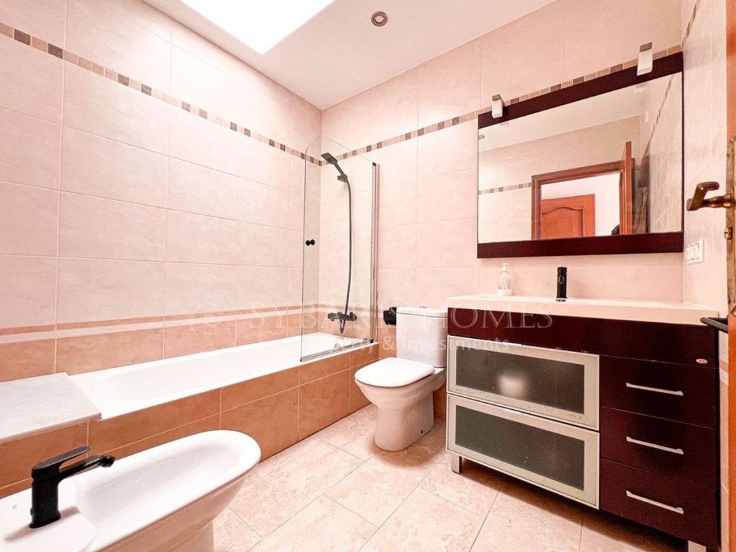 Properties for sale and rent in Spain photo 5