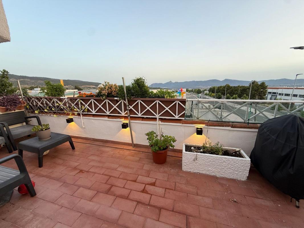 Properties for sale and rent in Spain photo 2