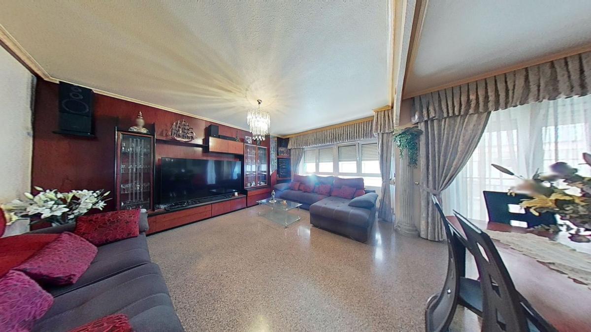 Venta de piso en Piso en Calle San Crispín, Plaza de Toros - Avenida Chapí - Trinquete, Elda, Elda
 photo 2