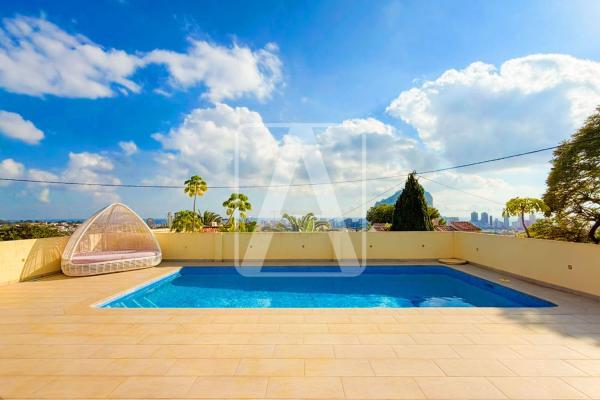 Chalet independiente en venta en Casa o chalet en Cometa-Carrió, Calpe, Calpe
thumbnail 1
