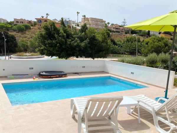 Casa o chalet independiente en Calle Países Bajos, Los Balcones - Los Altos del Edén, Torrevieja thumbnail 3