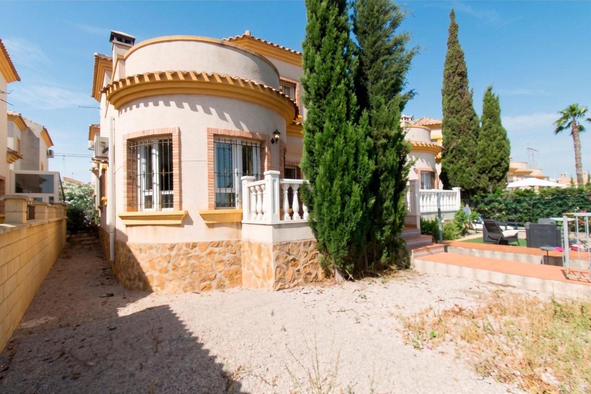 Propiedades en venta y alquiler en España photo 1