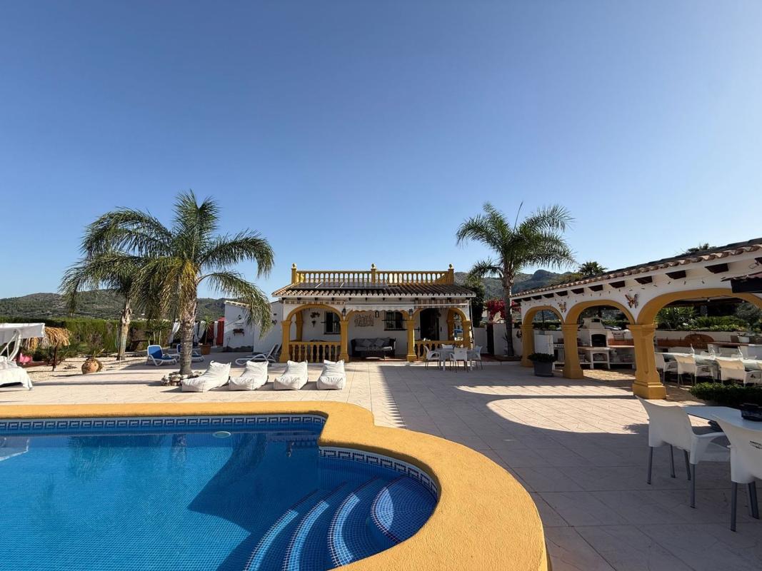 Properties for sale and rent in Spain photo 2