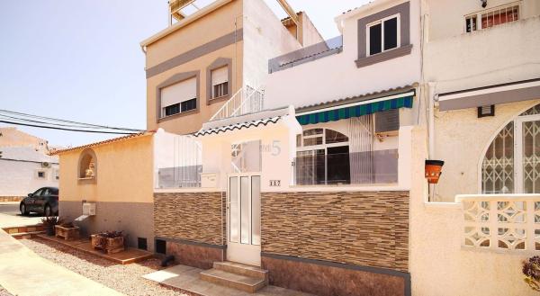 Independent chalet for sale in Casa o chalet en La Siesta - El Salado - Torreta, Torrevieja, Torrevieja
 photo 1