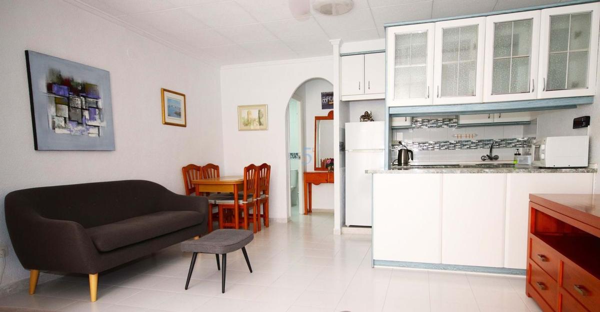Sale of independent chalet in Casa o chalet en La Siesta - El Salado - Torreta, Torrevieja, Torrevieja
 photo 2