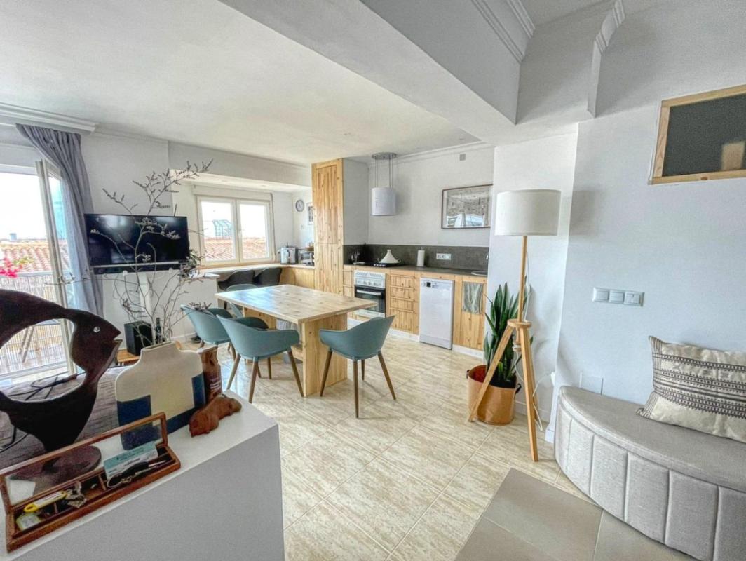 Sale of apartment in Piso en Centro Urbano, Denia, Denia
photo 2