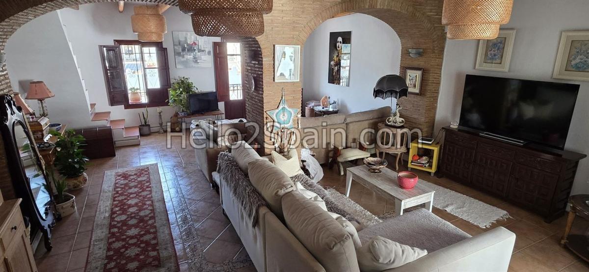 Propiedades en venta y alquiler en España photo 2