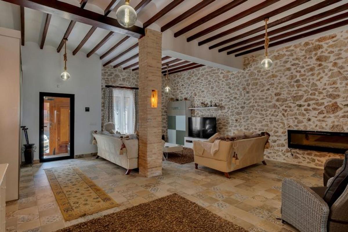 Недвижимость на продажу и в аренду в Испании photo 1