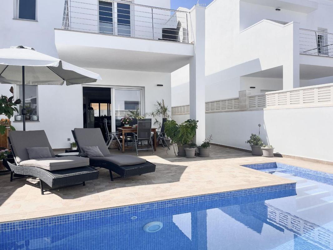 Properties for sale and rent in Spain photo 2