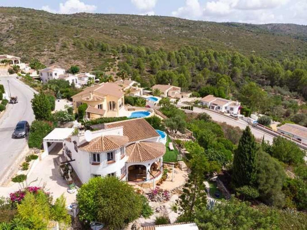Properties for sale and rent in Spain photo 1