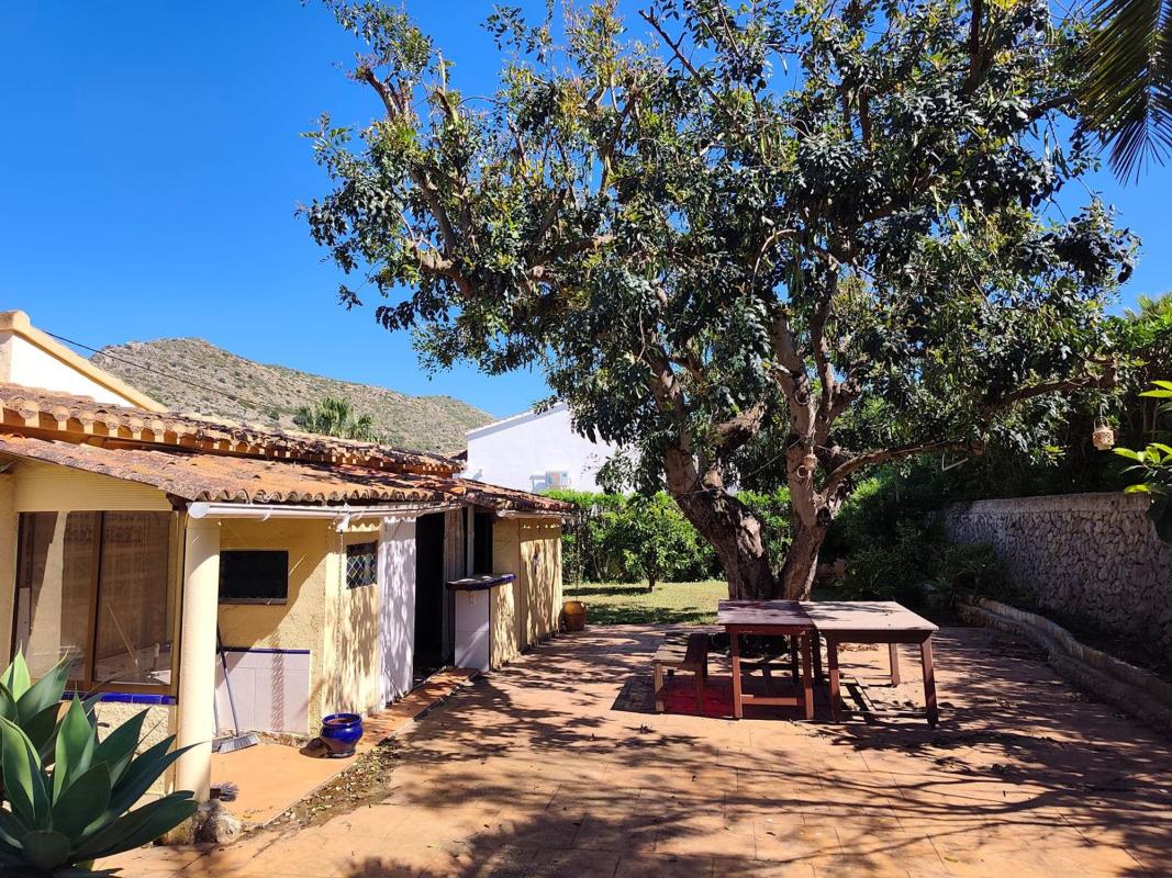 Properties for sale and rent in Spain photo 1