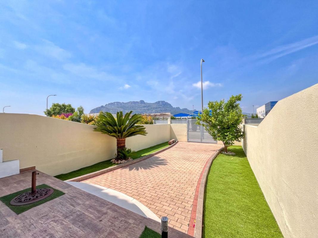 Properties for sale and rent in Spain photo 2