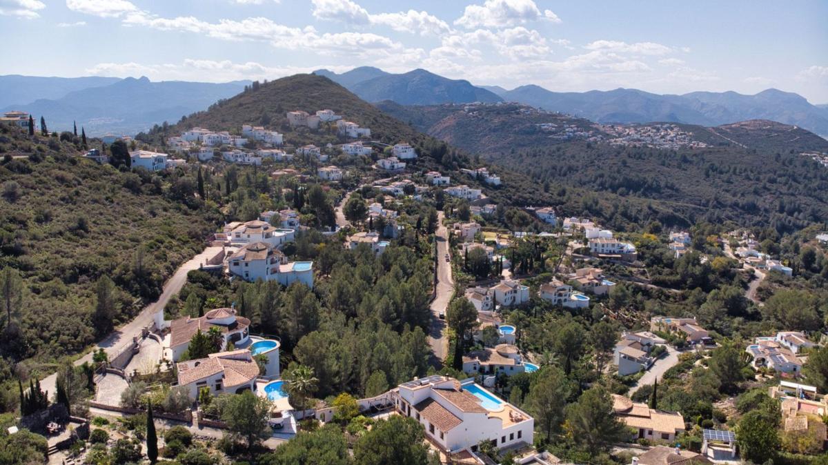 Properties for sale and rent in Spain photo 4
