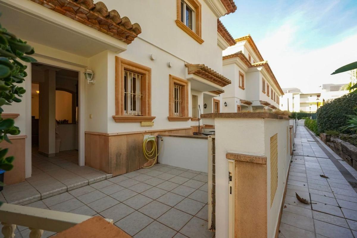 Properties for sale and rent in Spain photo 3