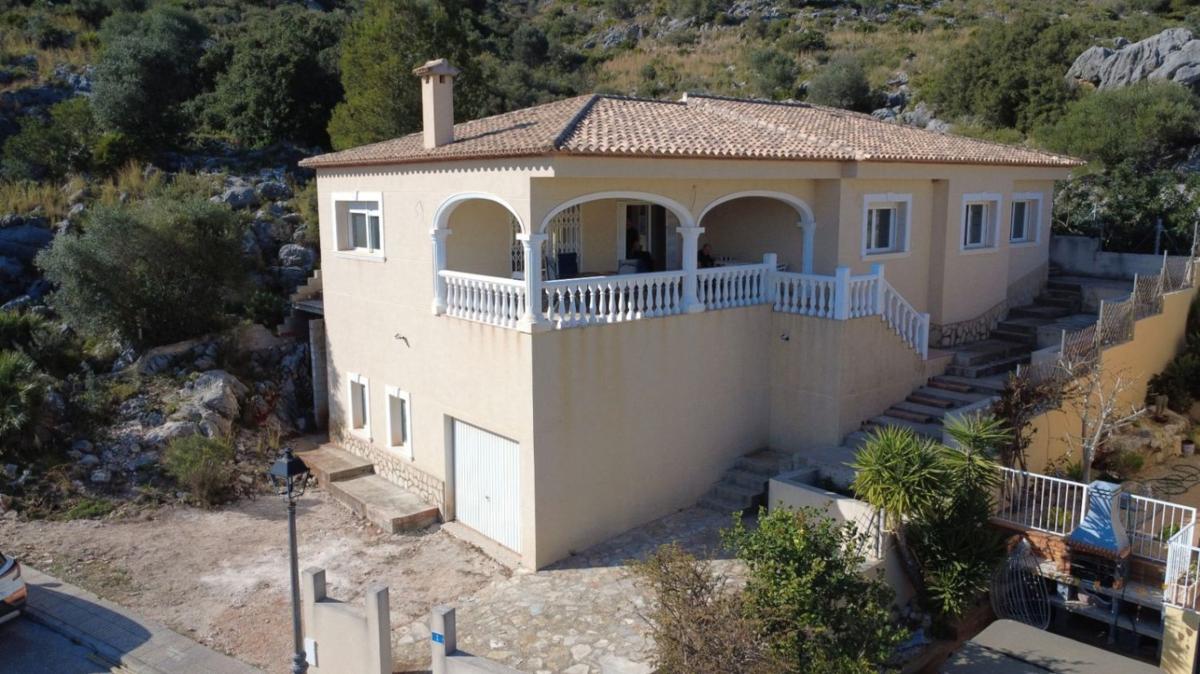 Properties for sale and rent in Spain photo 2