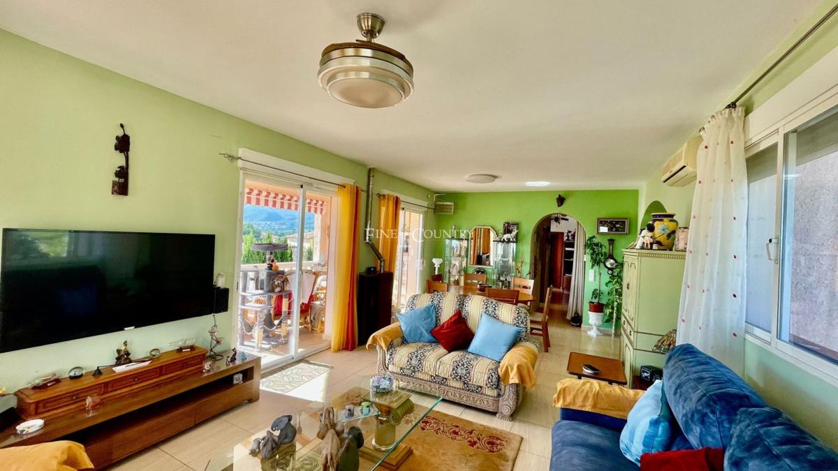 Properties for sale and rent in Spain photo 4