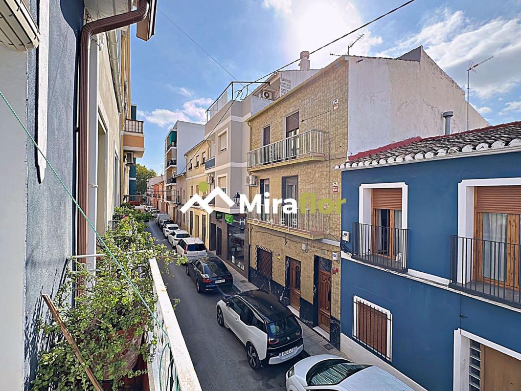 Properties for sale and rent in Spain photo 1