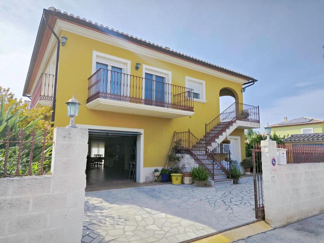 Sprzedaż niezależnego domku jednorodzinnego w Casa o chalet en Avenida Blasco Ibáñez, Centro, Pedreguer, Pedreguer photo 2