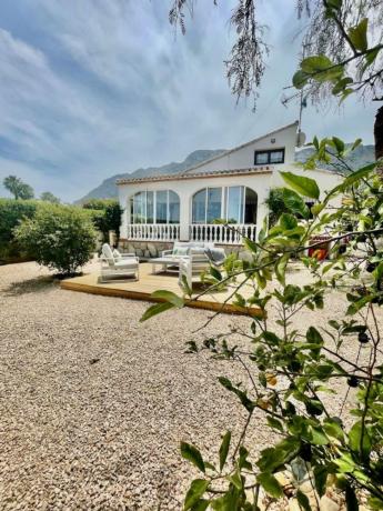 Chalet wolnostojący na sprzedaż w Casa o chalet en El Montgó, Denia, Dénia photo 1