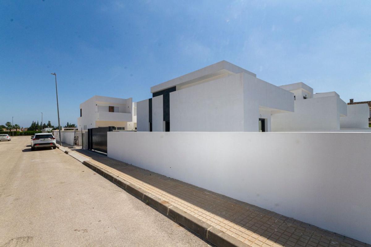 Properties for sale and rent in Spain photo 3